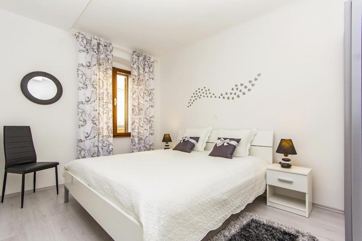 Adriatic Pearl Arena Apartman Pula